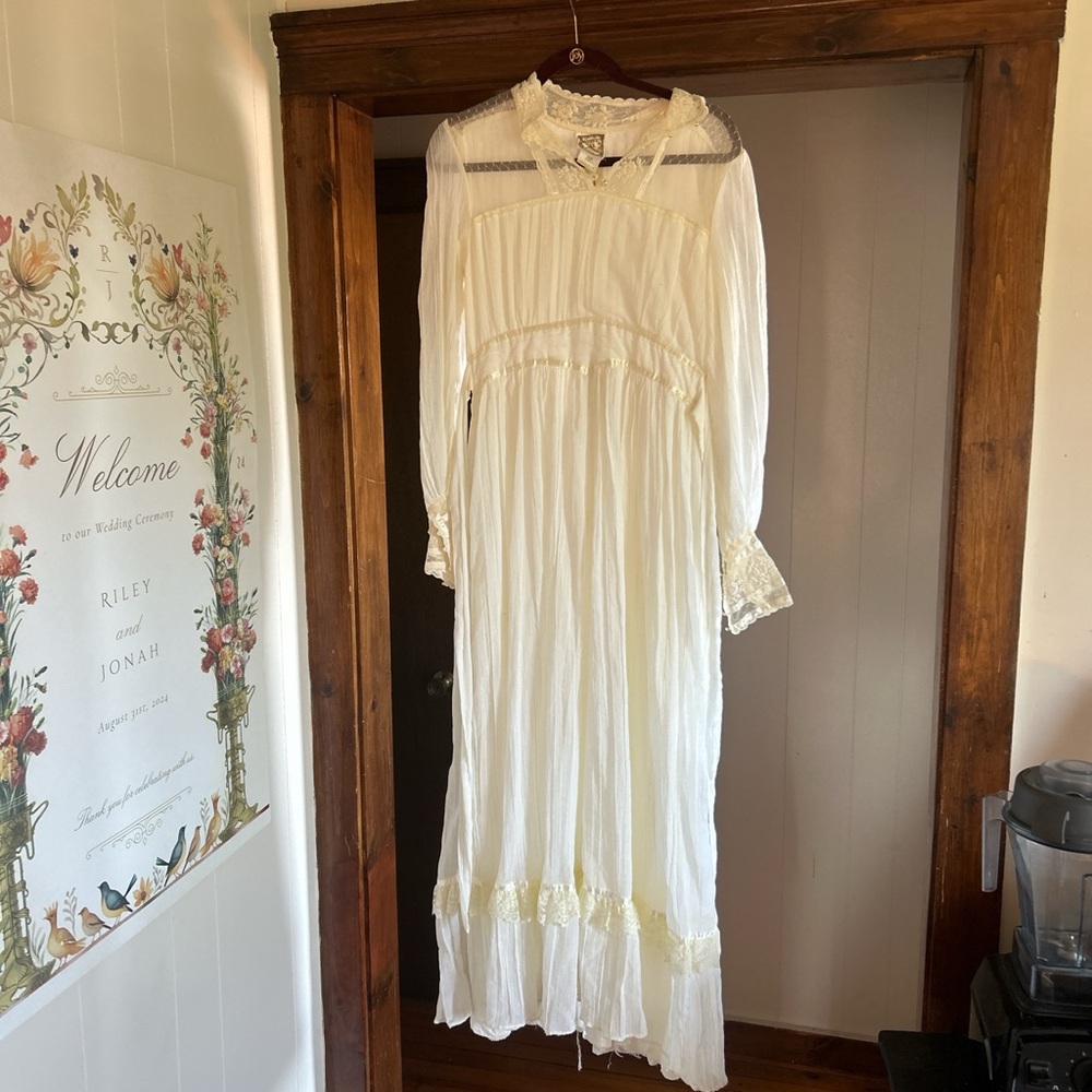 Gunne Sax Cream Lace Dress